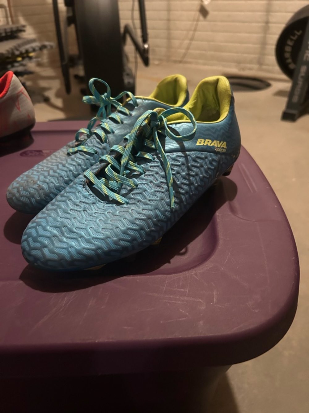 BRAVA Women’s Light Blue Athletic Cleats with Lime Interior
